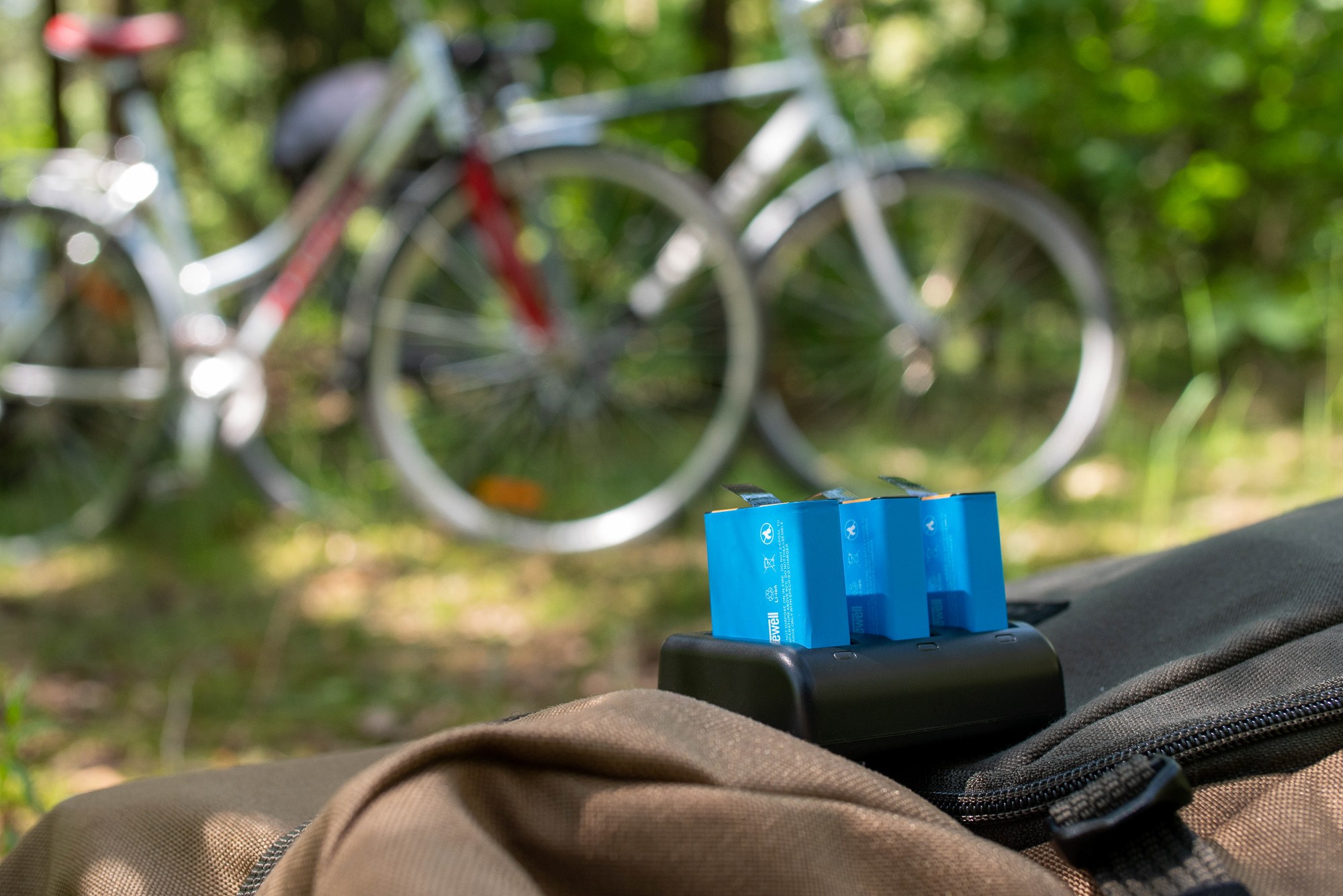 Ładowarka trójkanałowa Newell SDC-USB do akumulatorów AABAT-001 - Zdjęcie 7 Ładowarka trójkanałowa Newell SDC-USB do akumulatorów AABAT-001 - Zdjęcie 7