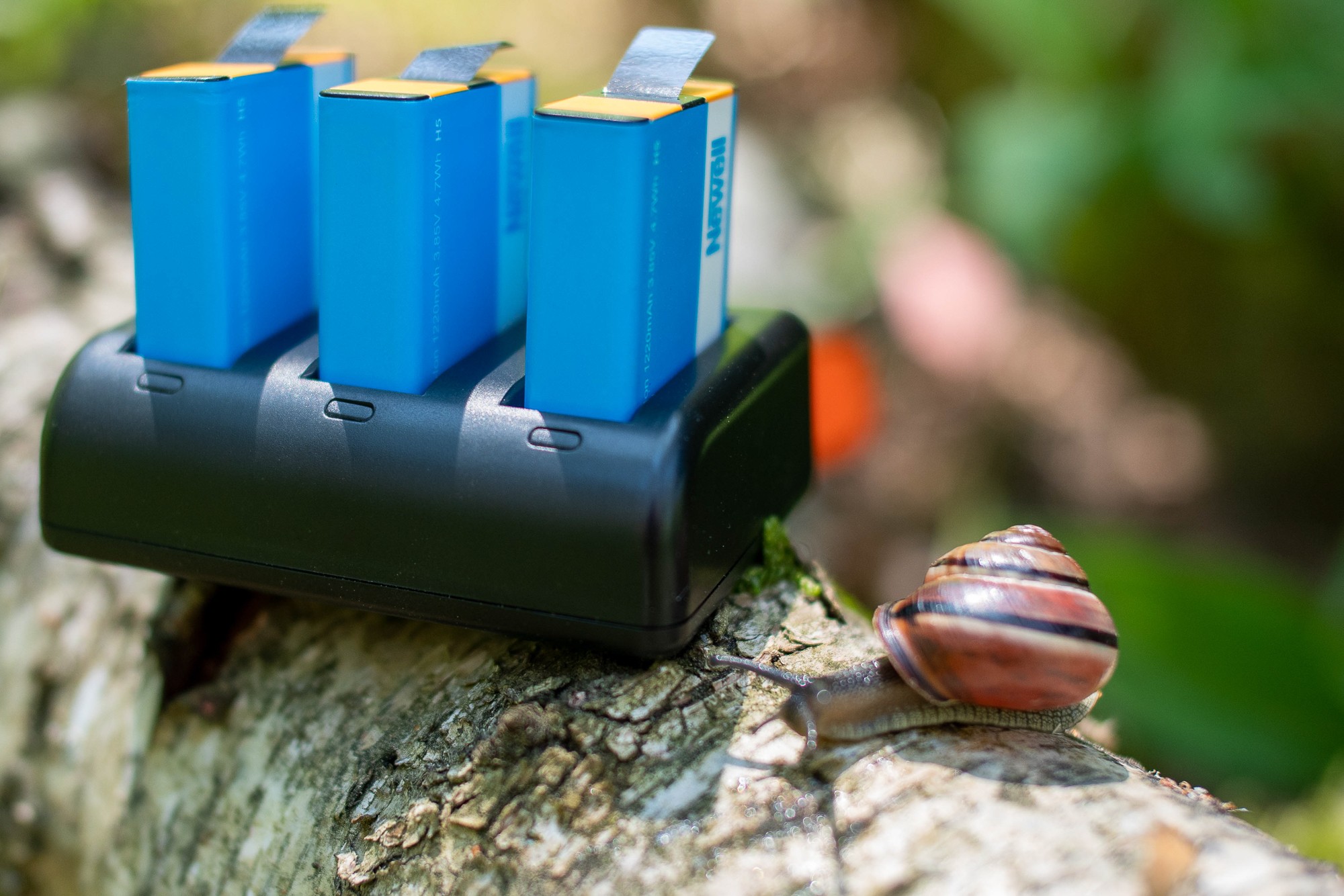 Ładowarka trójkanałowa Newell SDC-USB do akumulatorów AABAT-001 - Zdjęcie 8 Ładowarka trójkanałowa Newell SDC-USB do akumulatorów AABAT-001 - Zdjęcie 8