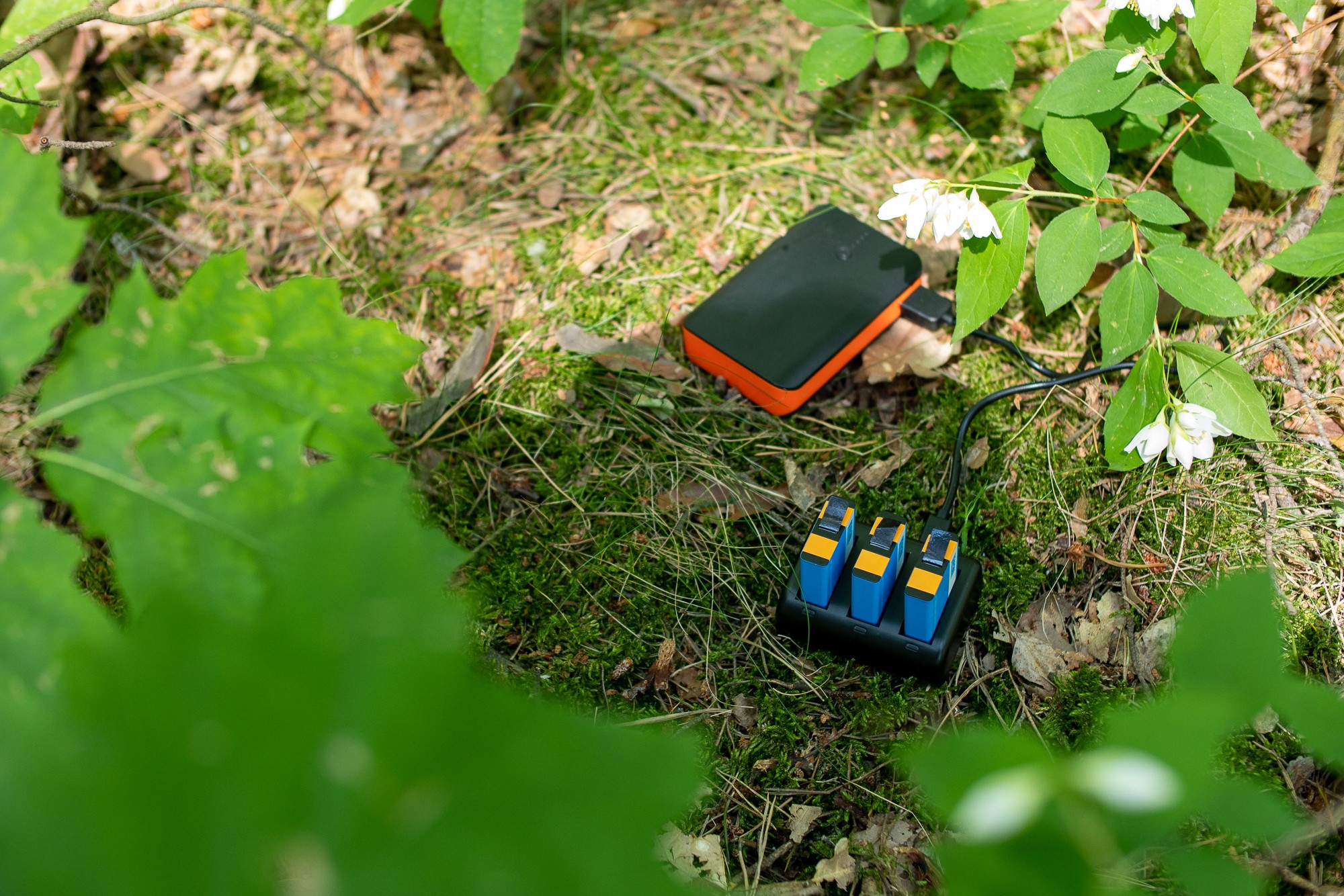 Ładowarka trójkanałowa Newell SDC-USB do akumulatorów AABAT-001 - Zdjęcie 9 Ładowarka trójkanałowa Newell SDC-USB do akumulatorów AABAT-001 - Zdjęcie 9