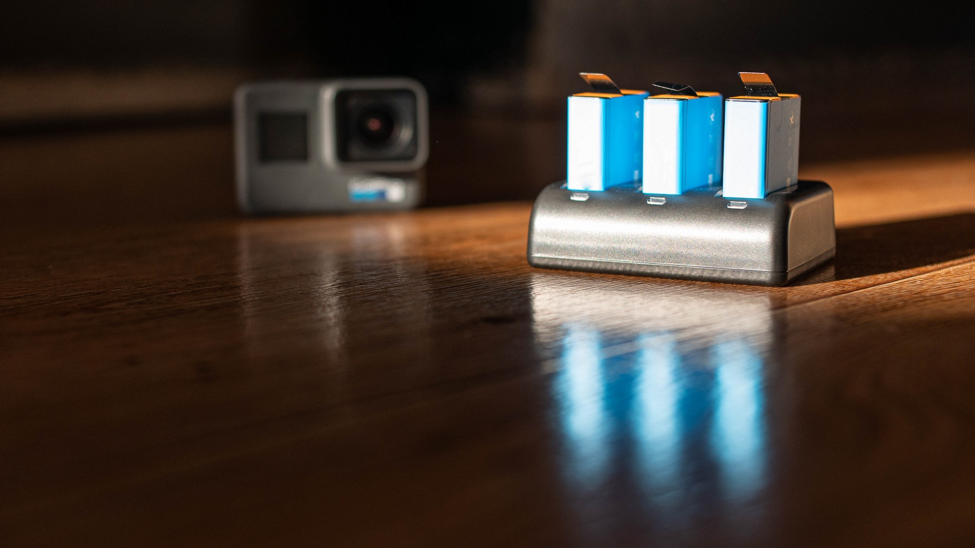 Ładowarka trójkanałowa Newell SDC-USB do akumulatorów AABAT-001 - Zdjęcie 10 Ładowarka trójkanałowa Newell SDC-USB do akumulatorów AABAT-001 - Zdjęcie 10